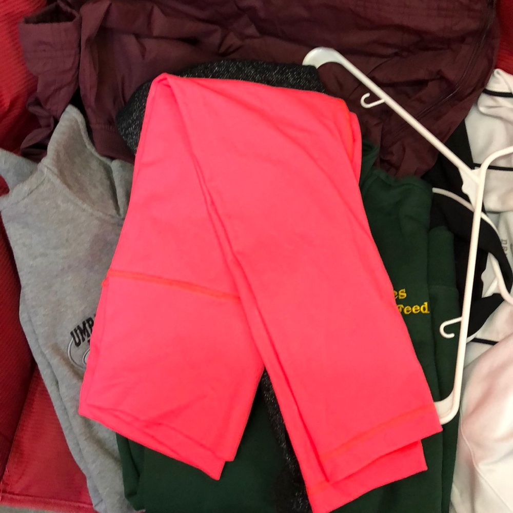 Lululemon crops size 8